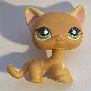 LITTLE PET SHOP SHORT HAIR CAT FROM HASBRO